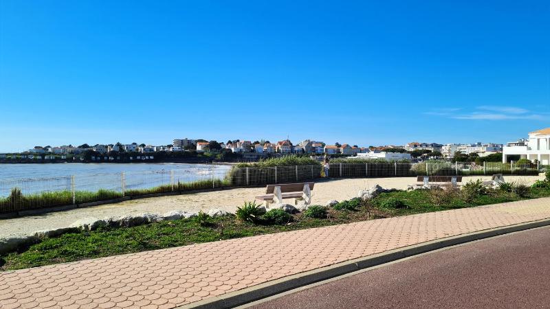 Royan - VUE MAGIQUE pour cet APPARTEMENT au 1er étage - Résidence du Golf - image 14