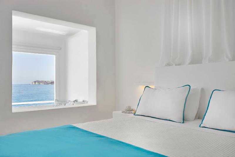 Double Room with Sea View image 1