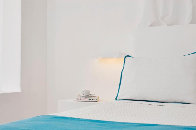 Double Room with Sea View image 4