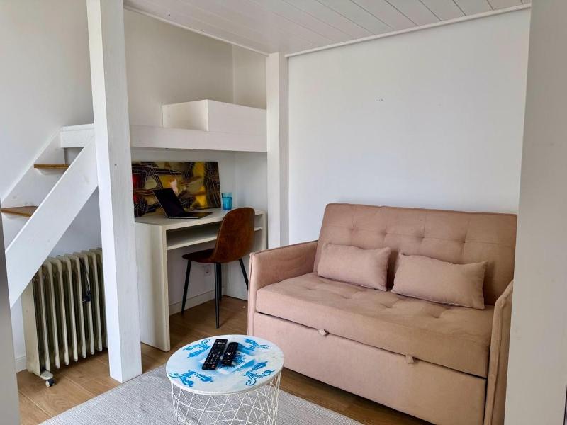 Yellow Guesthouse - image 21