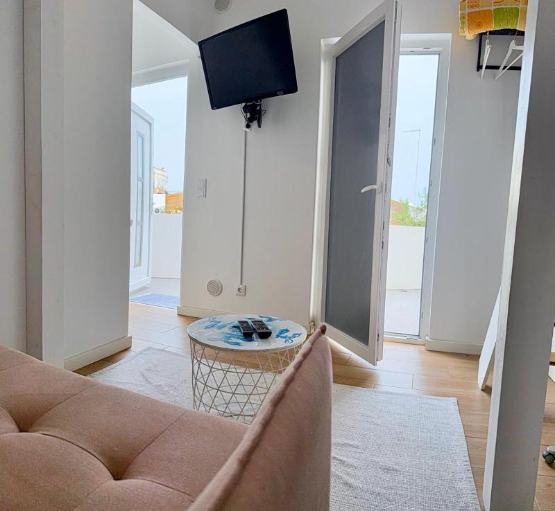 Yellow Guesthouse - image 17