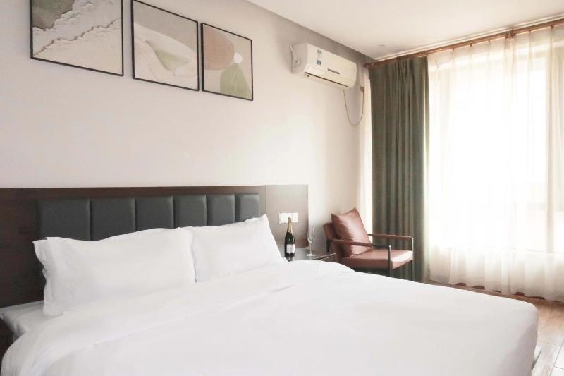 Kaboting Hotel Chongqing Prime Location Near Jiefangbei & Hongya Cave 1 Minute Walk to Metro Ideal for International GuestsFree Self-Service Laundry Free High-Speed WiFiFree Chinese Tea Free Travel Advice - image 13