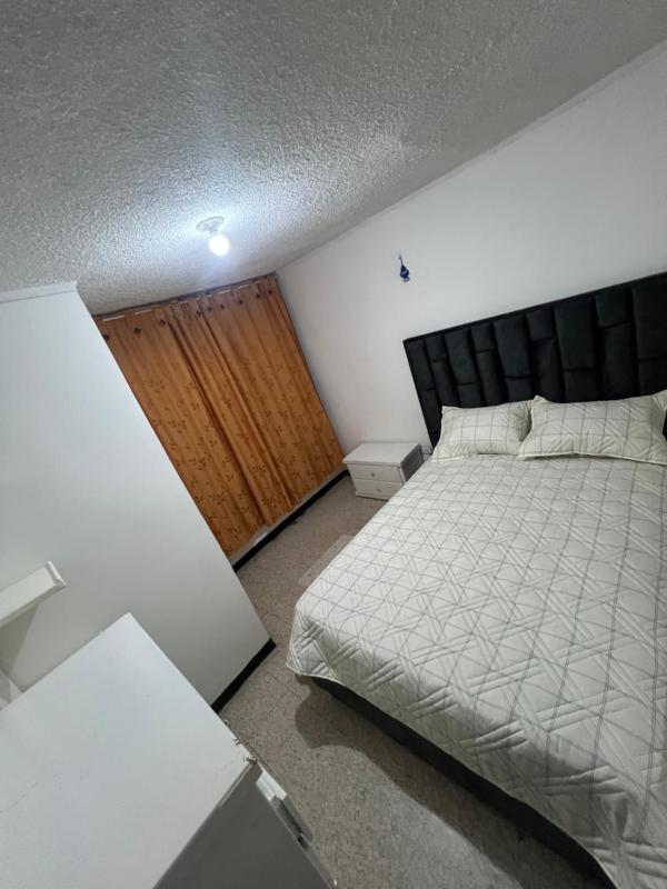 Apartamento amplio parqueadero y excelente ubicación en Bogotá - image 12