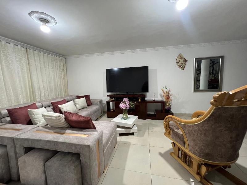 Apartamento amplio parqueadero y excelente ubicación en Bogotá - image 11