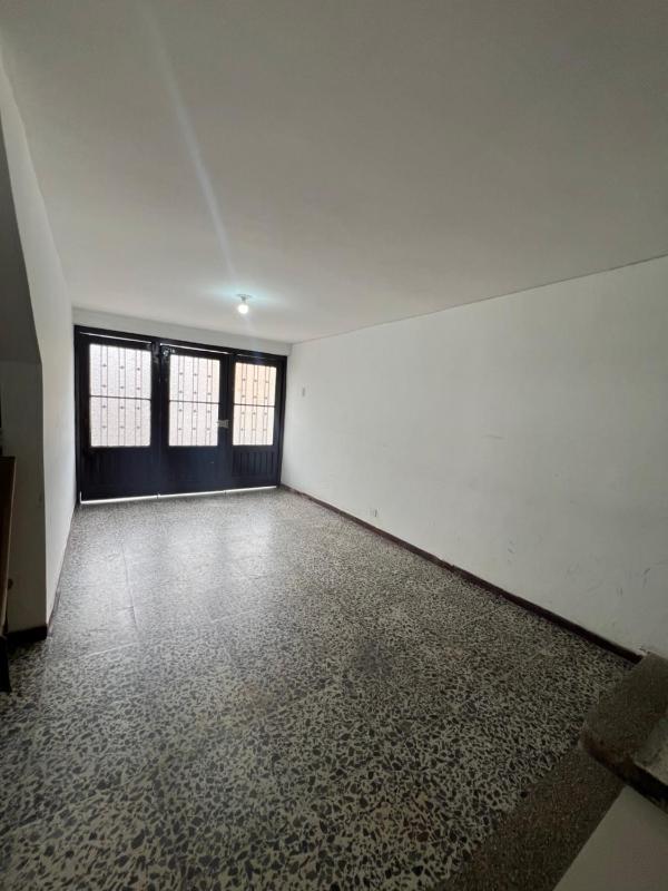 Apartamento amplio parqueadero y excelente ubicación en Bogotá - image 3