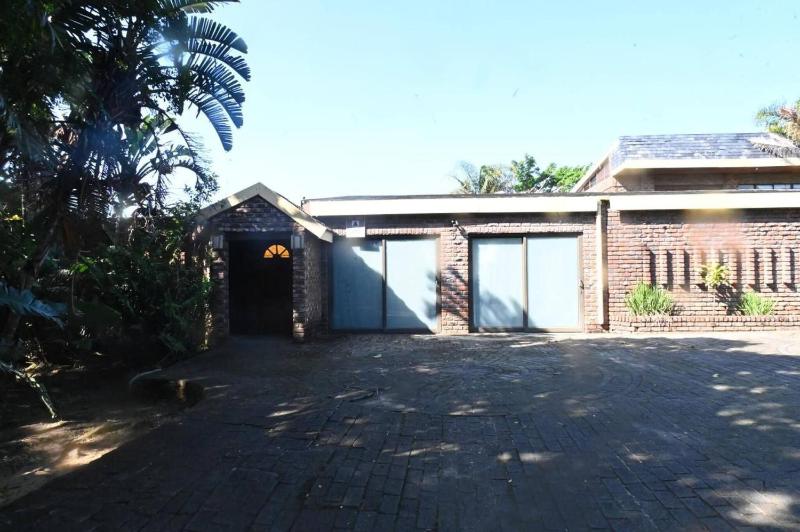 Luxurious Beachfront BB in East London South Africa - image 12