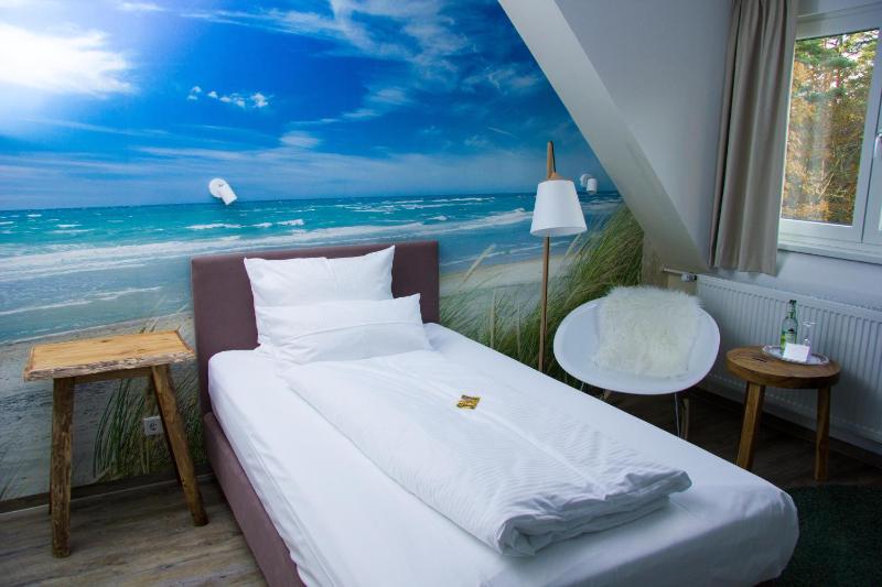 Standard Single Room image 2