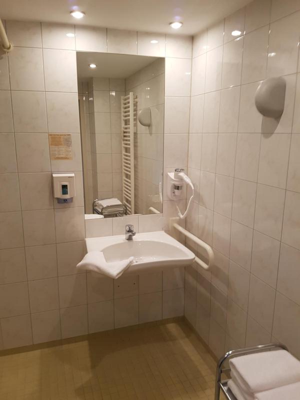 Standard Double Room image 2