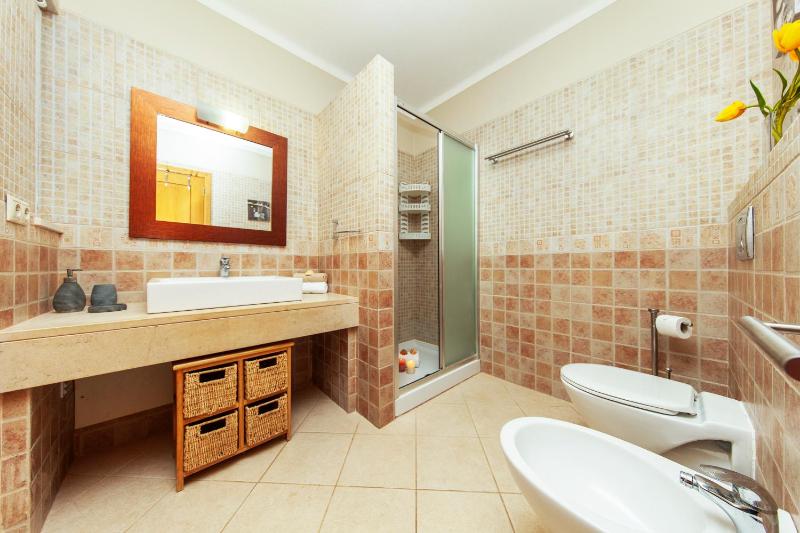 Villa Solara - com piscina aquecível e BBQ em Carvoeiro - image 12