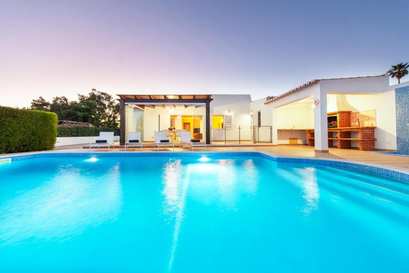 Villa Solara - com piscina aquecível e BBQ em Carvoeiro - image 28