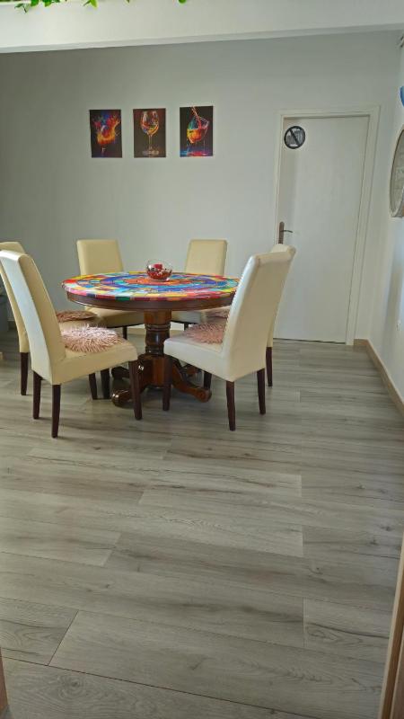 House Nena - image 27