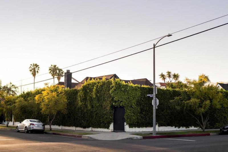 Beverly Grove Tudor Family Home - image 16