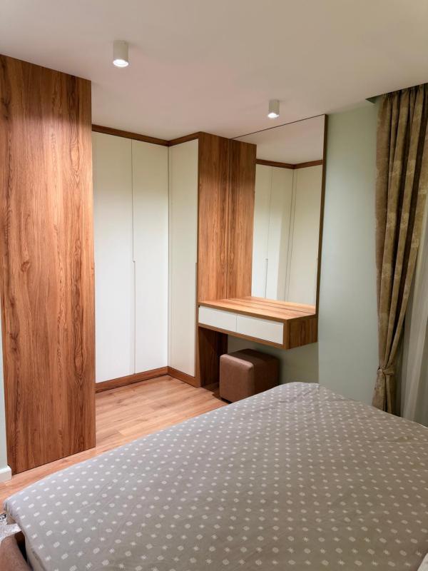Stylish 2BR Near Pedestrian Area - image 6