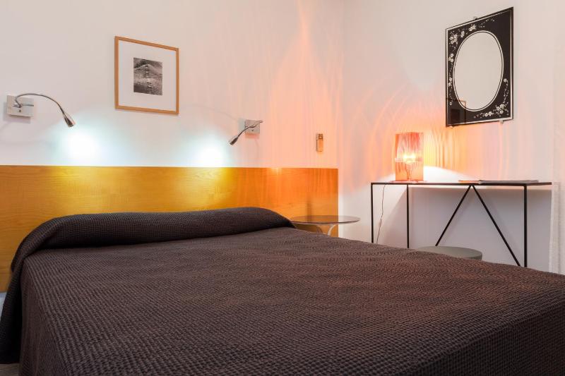 Classic Double Room with Sea View image 4