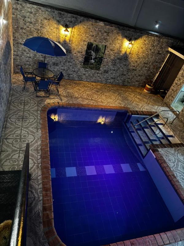 Casa con piscina privada y parking - image 4