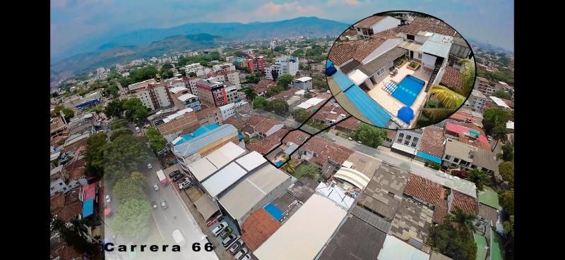 Casa con piscina privada y parking - image 33