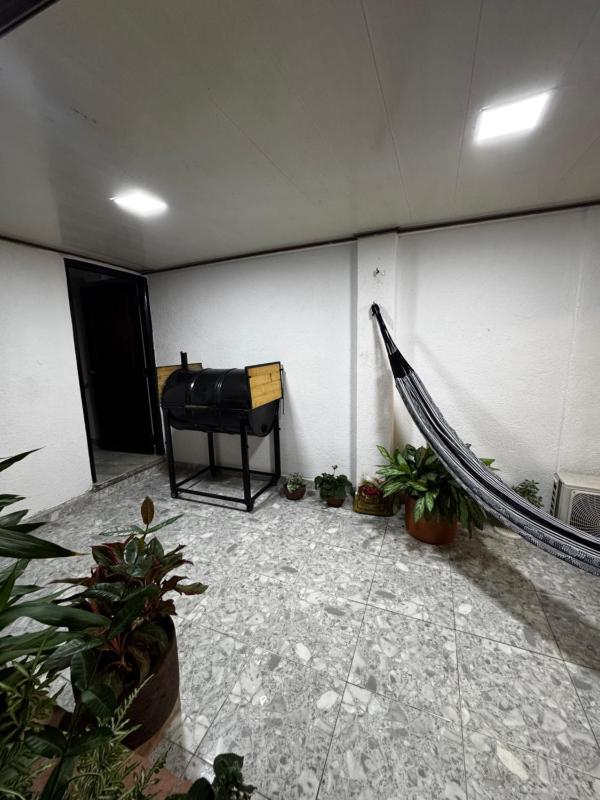 Casa con piscina privada y parking - image 45
