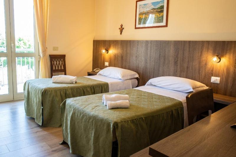 Hotel La Tavola Rotonda - image 29