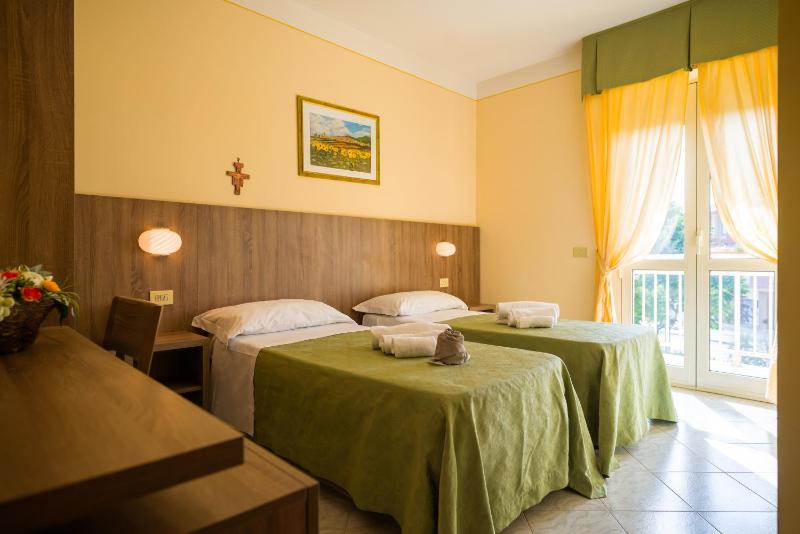 Hotel La Tavola Rotonda - image 28