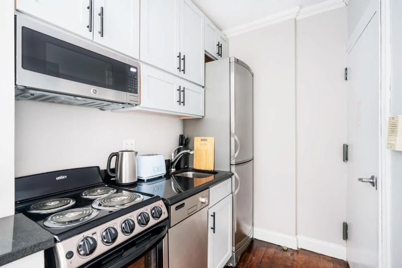 234 Mott-9 Prime Soho Cozy New Studio WD In-unit - image 8