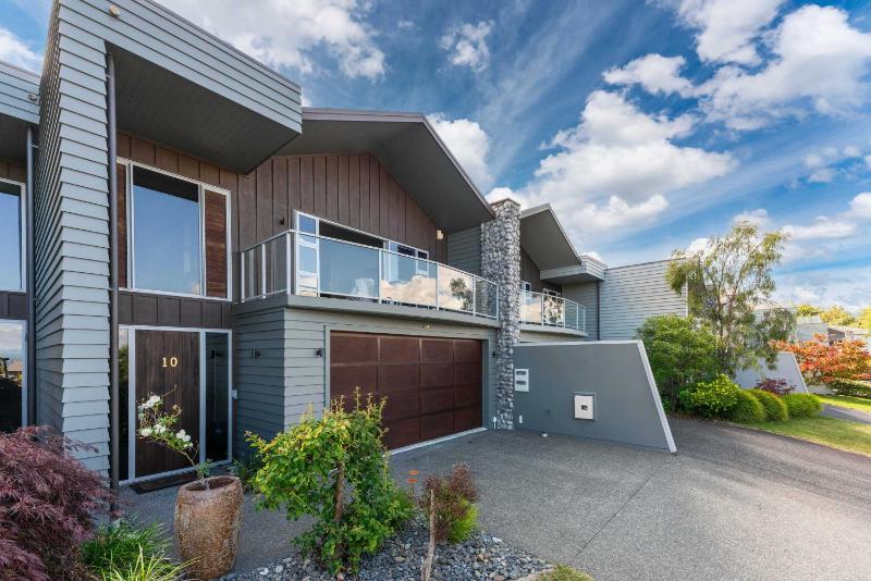 Lake View Bliss - Lake Taupo Holiday Home - image 22