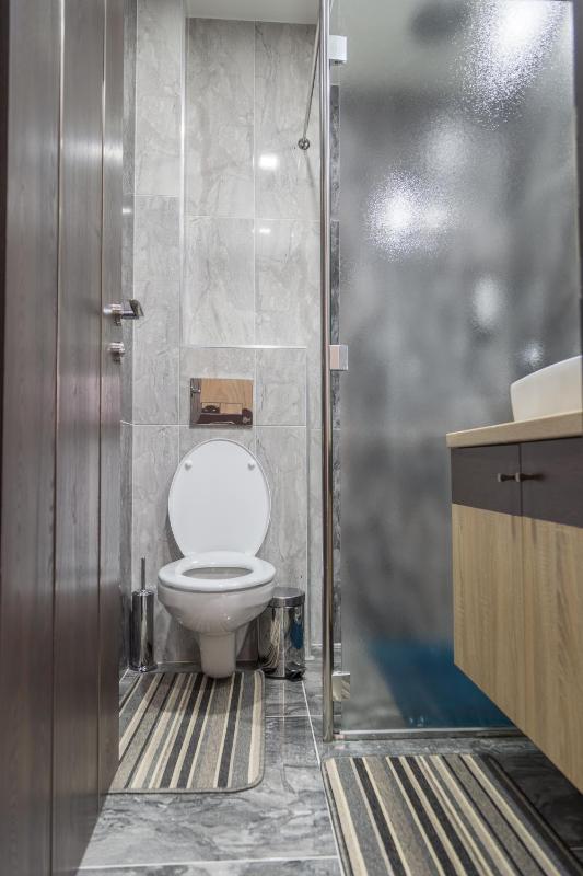 Deluxe Double Room (2 Adults + 1 Child) image 3