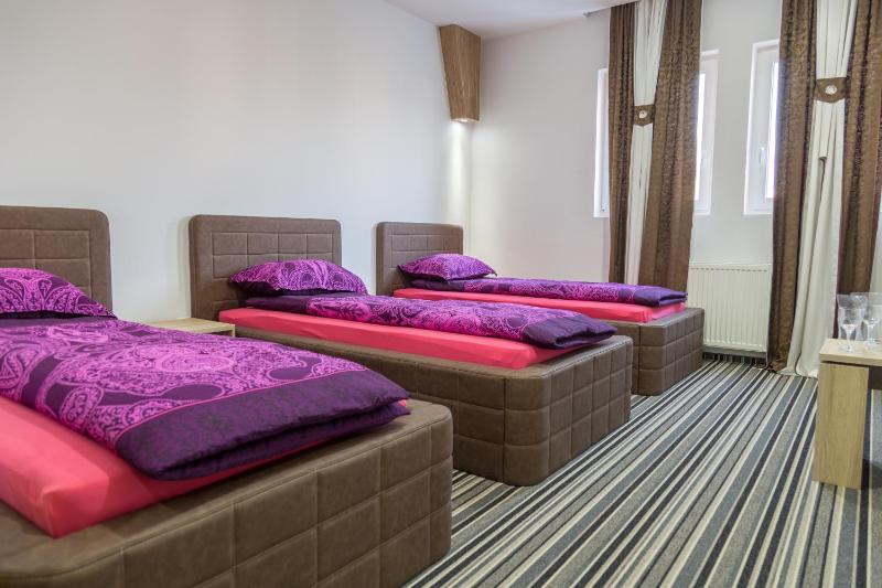 Classic Triple Room image 4