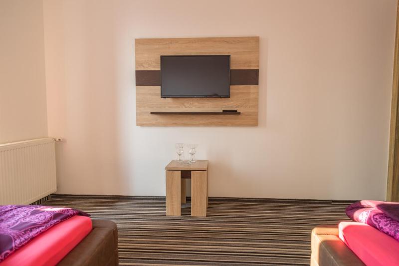 Deluxe Double Room (2 Adults + 1 Child) image 2