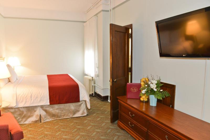 King Room - Hotel image 3