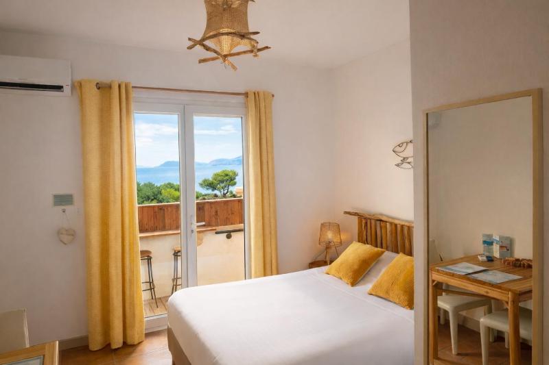 Hôtel Almanarre Plage - Hôtel Eco-Responsable face à la mer - image 23
