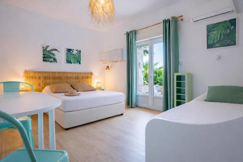Hôtel Almanarre Plage - Hôtel Eco-Responsable face à la mer - image 40