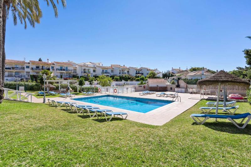 Sunny pool view apartment - ref 68 - image 19