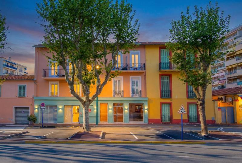 Hotel Parisien - image 42