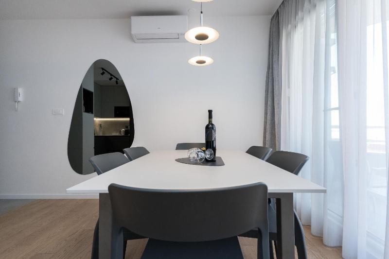 Apartment Mirela - image 11