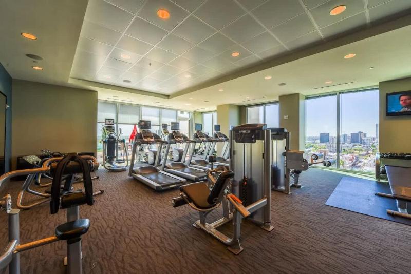 Midtown Atlanta 1BR Skyline Balcony Corner Suite by Piedmont Park LuxePad - image 10