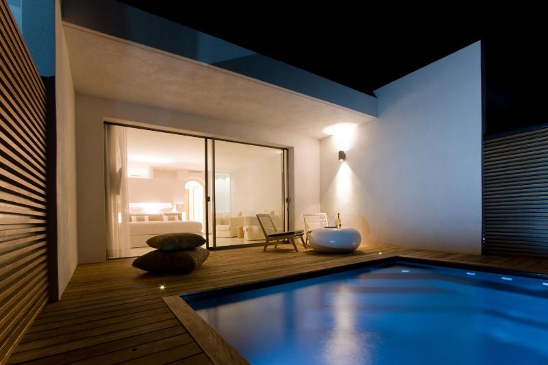 Prestige Suite 42 m² with Private Pool and Sea view image 2