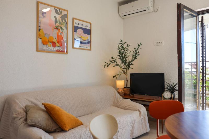 FAMILY HOLIDAYS APARTMENT - image 42