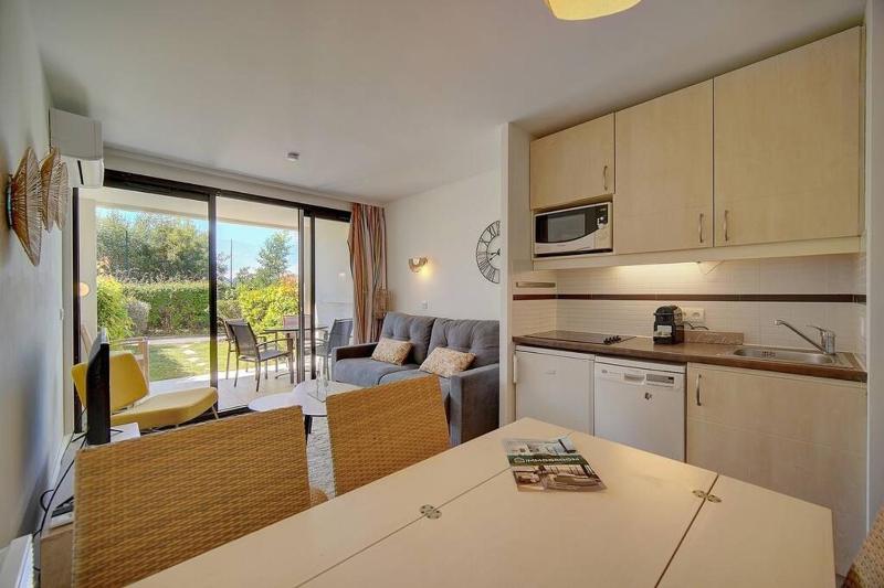 Upstays - 2 Rooms - Pool - Garden - Terrace - image 2