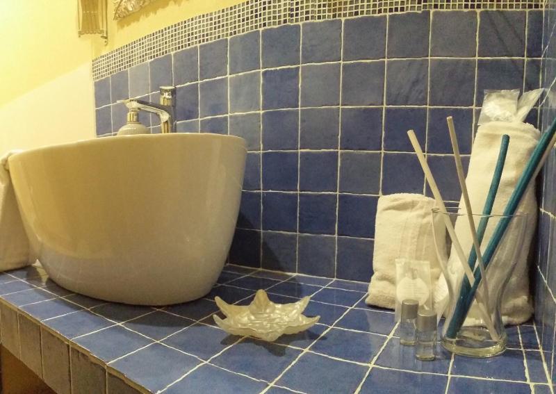 Quadruple Room with Private Bathroom image 2