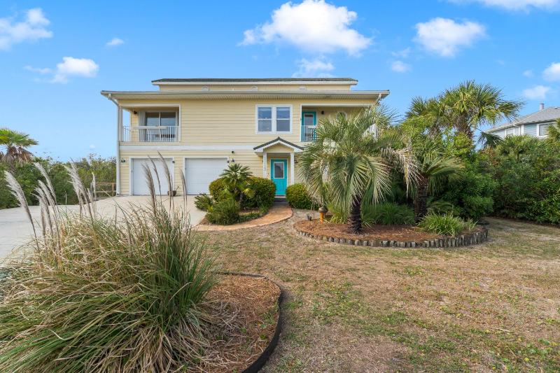 Flip Side Oasis Beach House - image 11