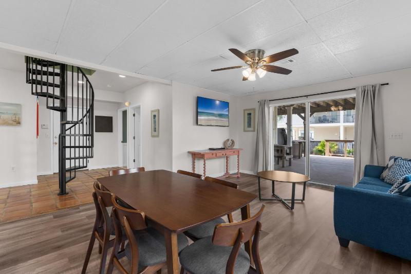 Flip Side Oasis Beach House - image 45