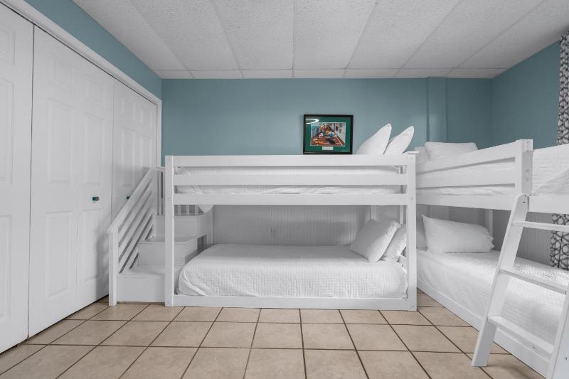 Flip Side Oasis Beach House - image 50