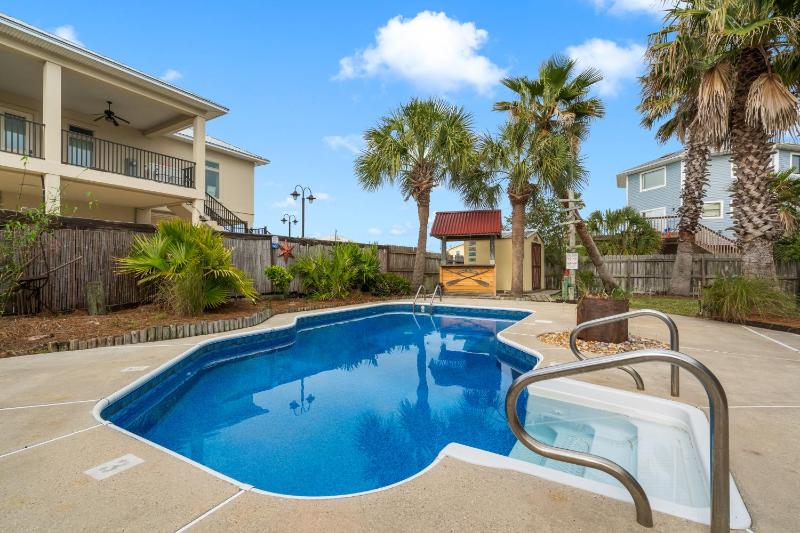 Flip Side Oasis Beach House - image 12
