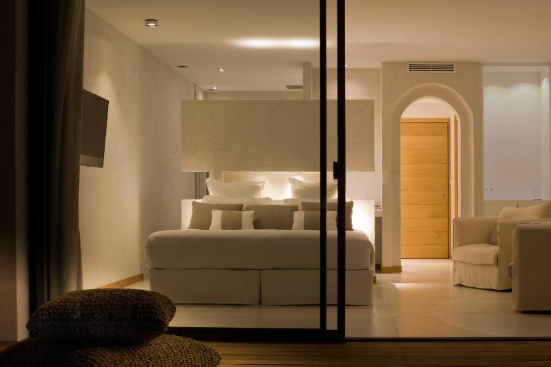 Prestige Suite 42 m² with Private Pool and Sea view image 4