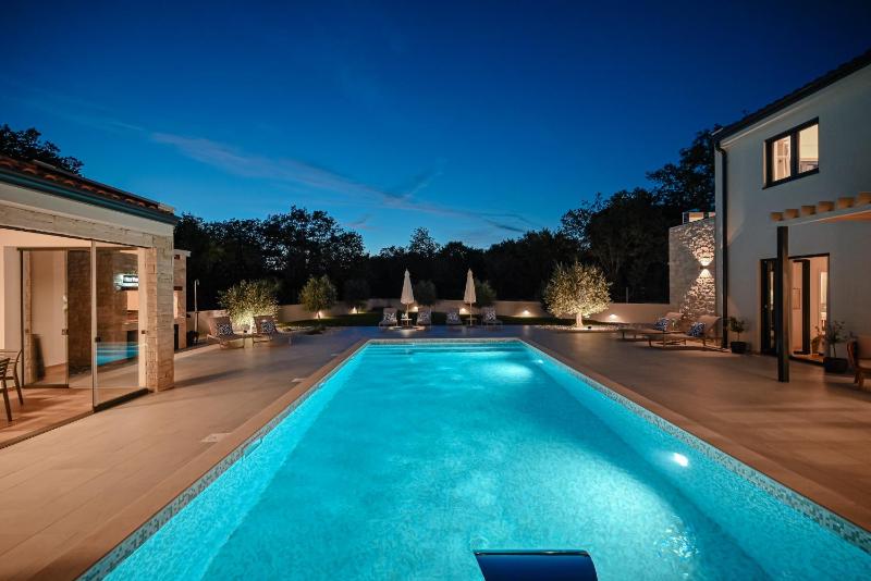 Deluxe Villa Vonskari with Heated Pool and Complete Privacy - image 50