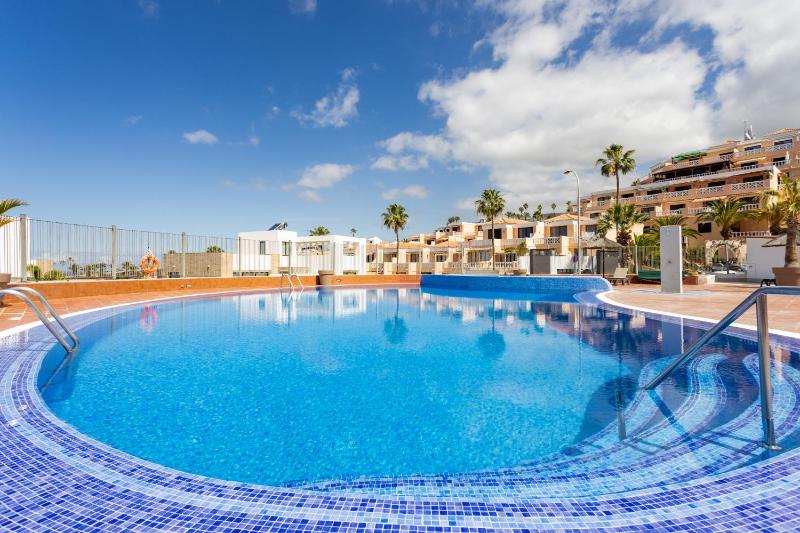 Sea & Pool view apt in Costa Adeje - image 28