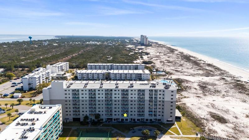 Gulf View Condo Pools Hot Tubs Boardwalk to Beach - image 21