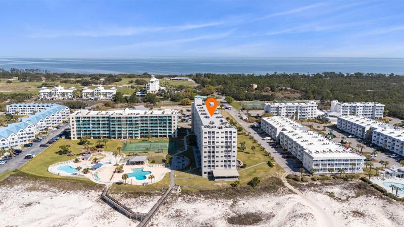 Gulf View Condo Pools Hot Tubs Boardwalk to Beach - image 24