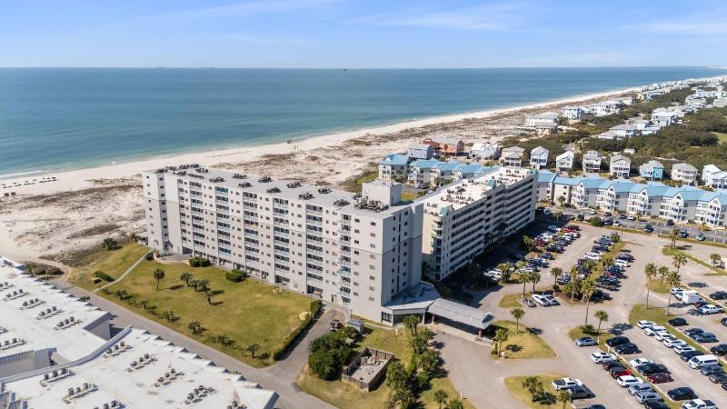 Gulf View Condo Pools Hot Tubs Boardwalk to Beach - image 13