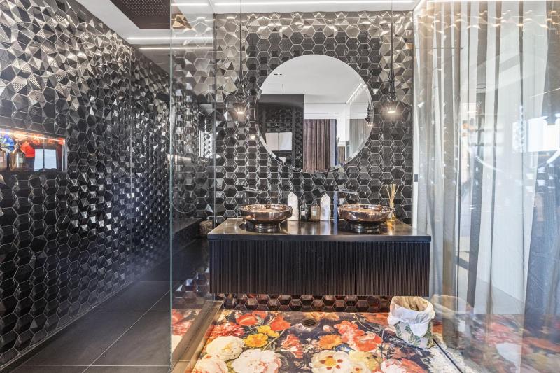 Exclusive Urban Retreat - image 5